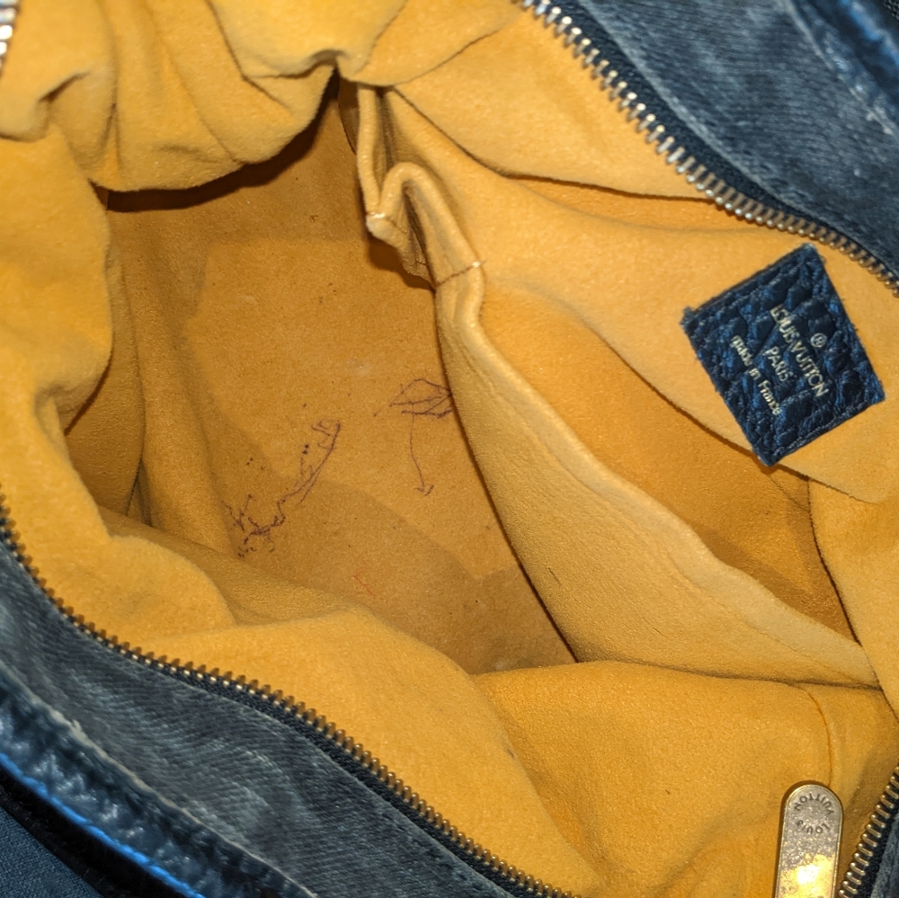 Louis Vuitton: Monogram Denim Celebrity Neo Cabby MM - Picture 13 of 16